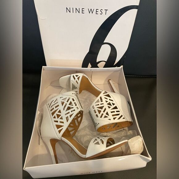 NINE WEST Heels - Picture 8 of 15